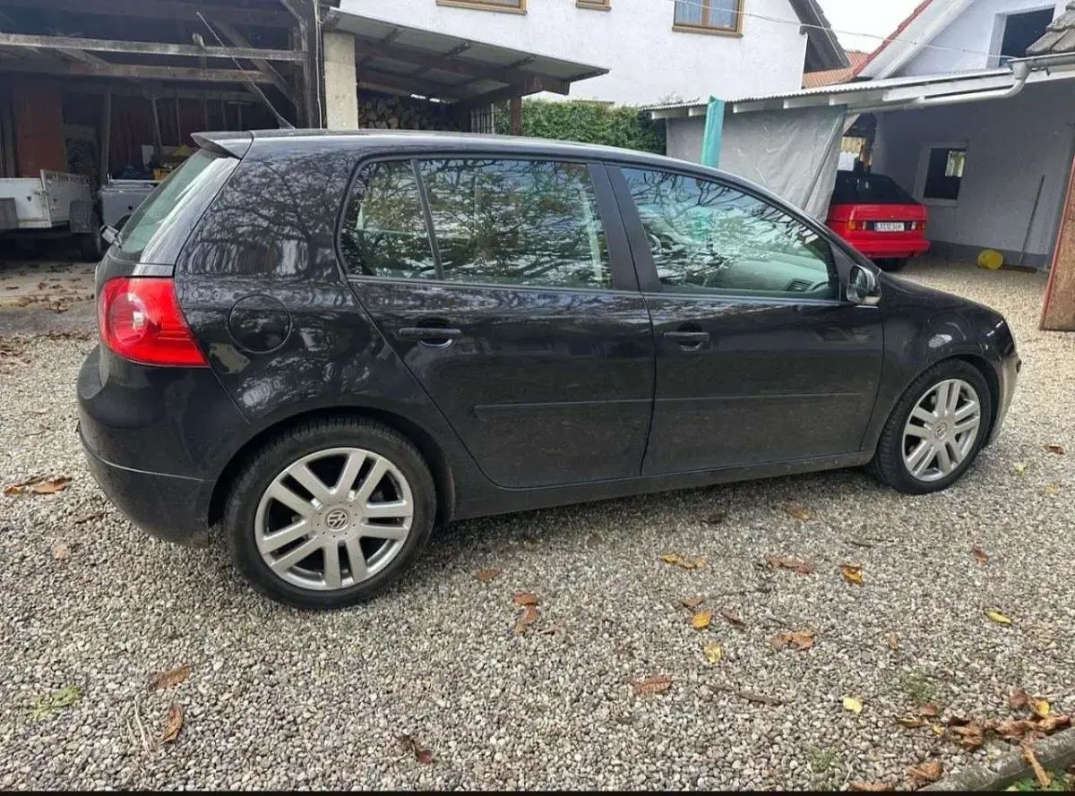 Gebraucht VW Golf V Comfortline 140 PS (102 kW) 2007 Schwarz Limousine