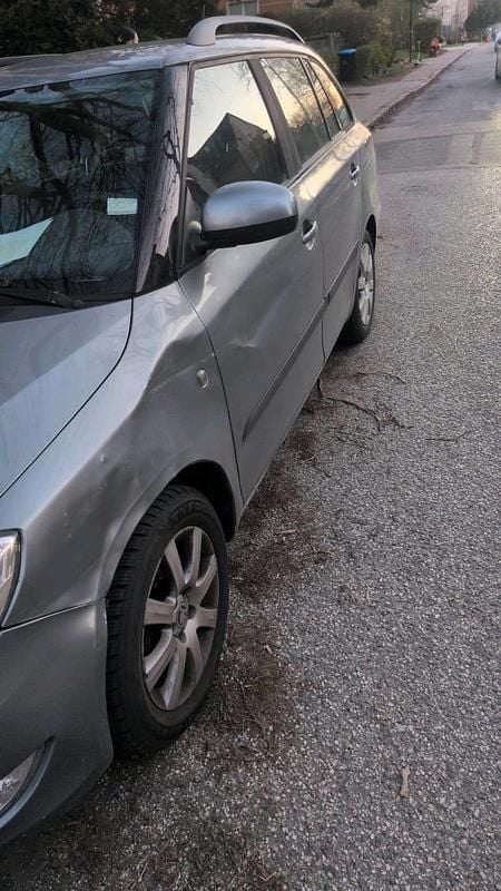 Gebraucht Skoda Fabia 90 PS (66 kW) 2013 Grau Kombi