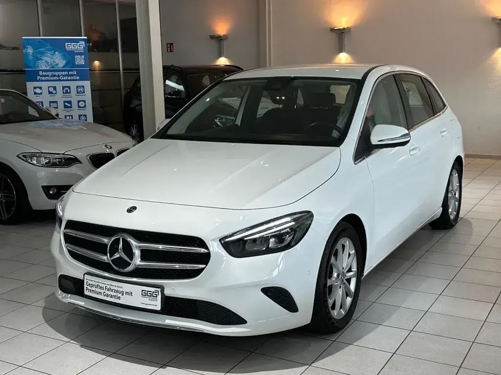 Gebraucht Mercedes B220 190 PS (139 kW) 2019 Weiß Kleinwagen