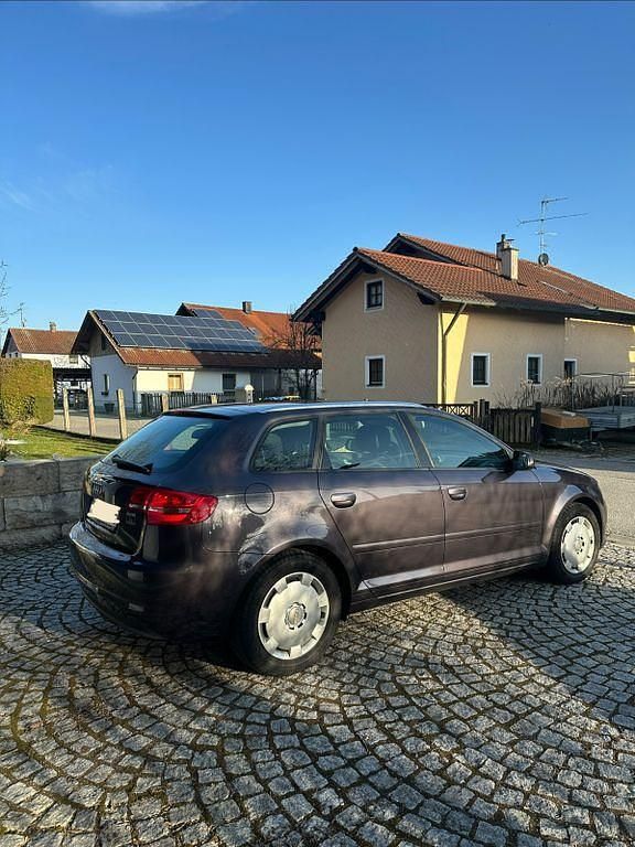 Gebraucht Audi A3 Attraction 105 PS (77 kW) 2010 Grau Kleinwagen