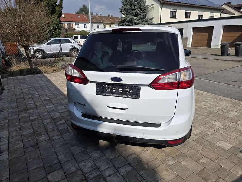 Gebraucht Ford Grand C-Max Titanium 150 PS (110 kW) 2016 Frostweiß Van / Kleinbus