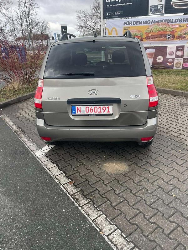 Gebraucht Hyundai Matrix 105 PS (77 kW) 2009 Grau Van / Kleinbus