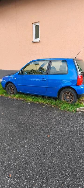 Blau Gebraucht 2001 VW Lupo Kleinwagen | 500 € (Superpreis) - Bild 1/4
