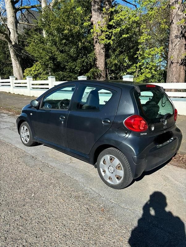 Gebraucht Toyota Aygo 68 PS (50 kW) 2008 Grau Kleinwagen