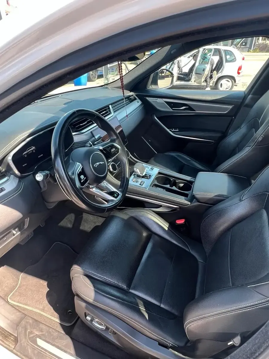 Gebraucht Jaguar F-Pace 204 PS (150 kW) 2021 Weiß SUV