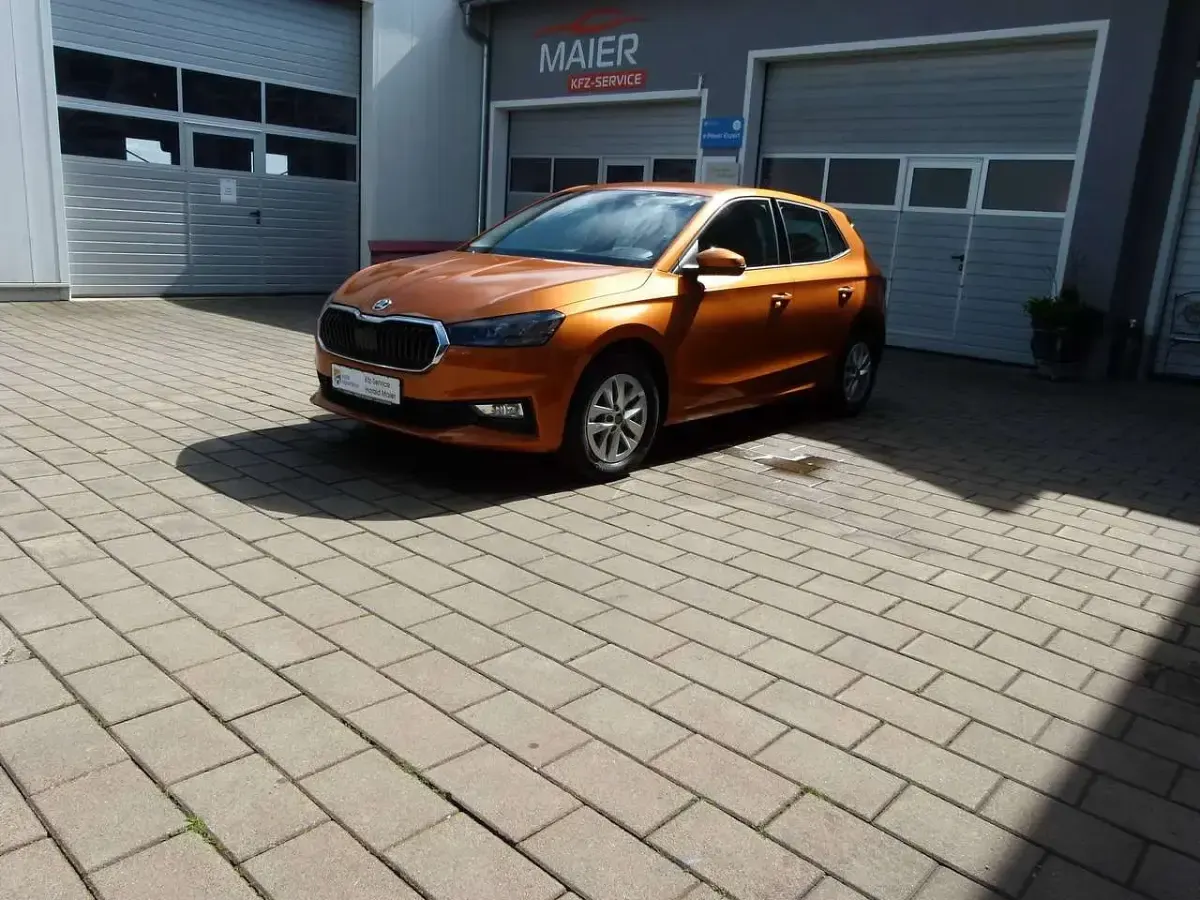 Neu Skoda Fabia Selection 116 PS (85 kW) 2025 Phoenixorange metallic Kleinwagen