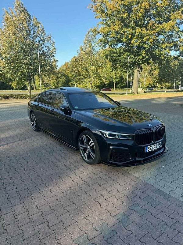 Gebraucht BMW 750L 400 PS (294 kW) 2019 Blau Limousine