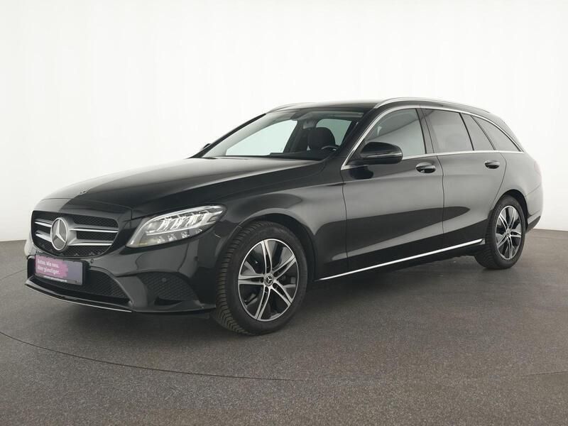 Obsidianschwarz Gebraucht 2020 Mercedes C200 Avantgarde Kombi | 22.075 € (Guter Preis) - Bild 1/4