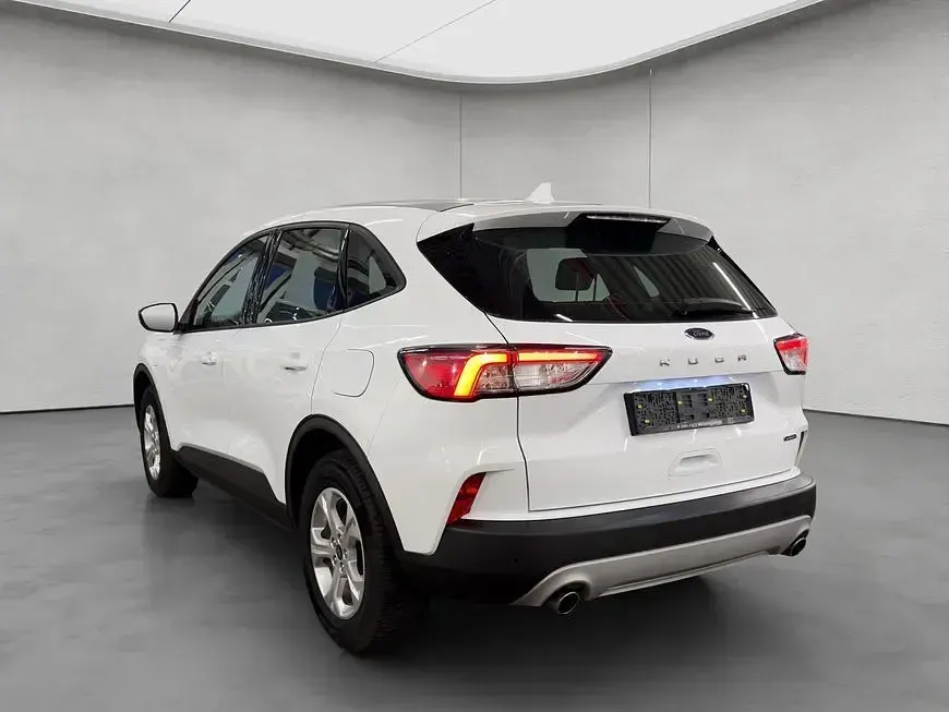 Gebraucht Ford Kuga Cool & Connect 224 PS (164 kW) 2022 Frozen white SUV