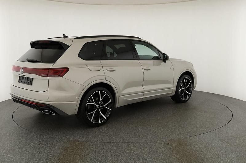 Neu VW Touareg R-line 286 PS (210 kW) 2025 Sechura beige metallic SUV