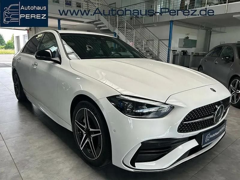 Polarweiß Gebraucht 2024 Mercedes C300e Premium Limousine | 48.280 € (Guter Preis) - Bild 1/4