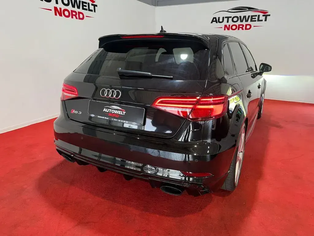 Gebraucht Audi RS3 Ambiente 400 PS (294 kW) 2018 Schwarz Limousine