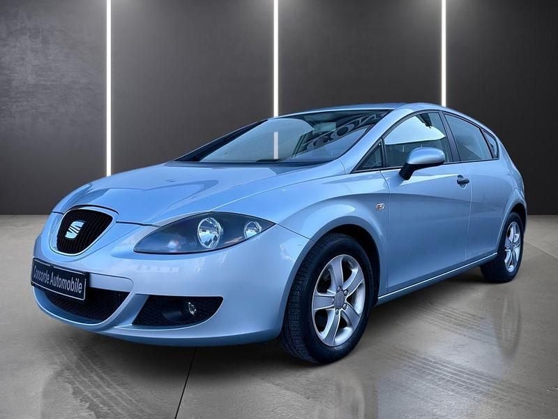 Grau Gebraucht 2008 Seat Leon Reference Limousine | 3.990 € (Fairer Preis) - Bild 1/4