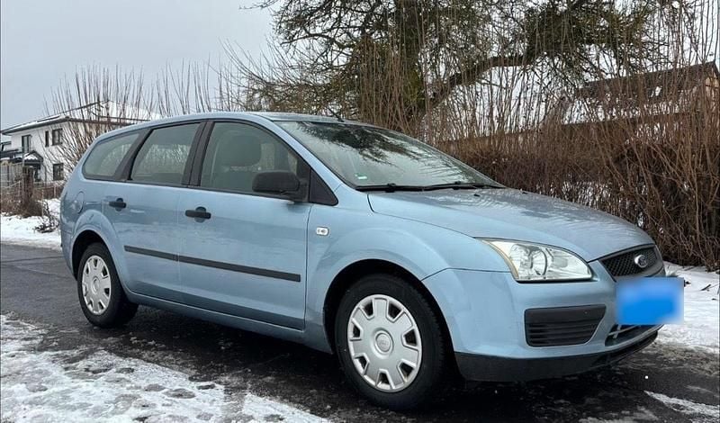 Używany Ford Focus 101 KM (74 kW) 2005 Niebieski Kombi