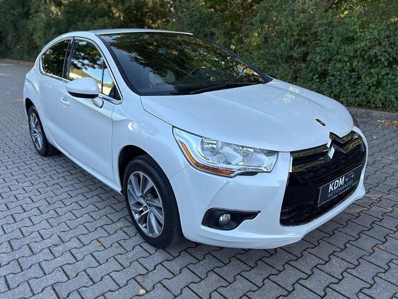 Weiß Gebraucht 2018 Citroën DS4 So Chic Kleinwagen | 6.990 € - Bild 1/4