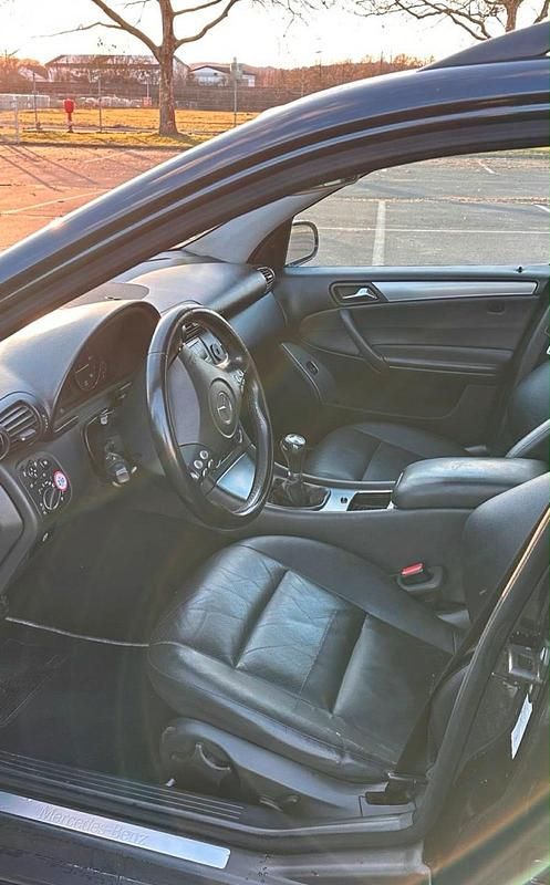 Gebraucht Mercedes C320 224 PS (164 kW) 2005 Schwarz Kombi