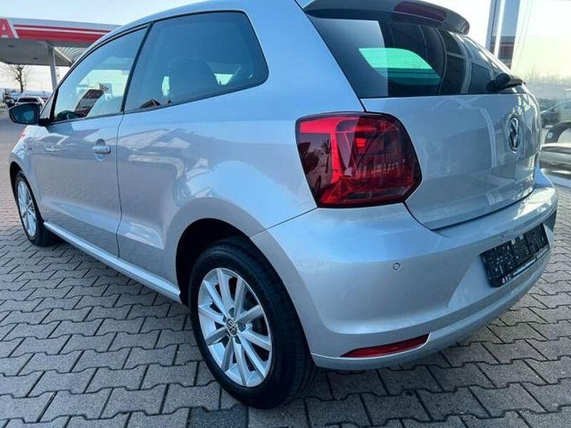 Gebraucht VW Polo LOUNGE 60 PS (44 kW) 2015 Silber Kleinwagen
