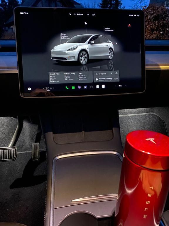 Weiß Gebraucht 2024 Tesla Model Y Long Range RWD SUV | 36.900 € (Fairer Preis) - Bild 1/4