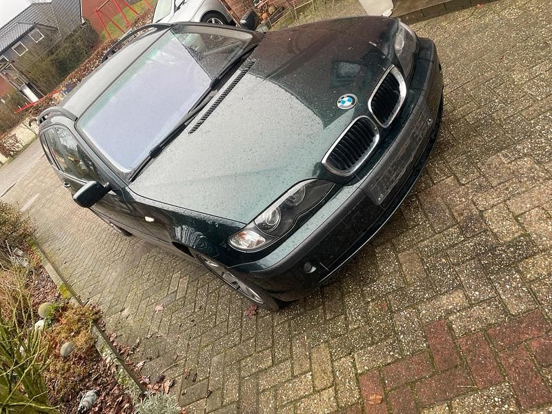 Gebraucht BMW 320 150 PS (110 kW) 2002 Grün Kombi