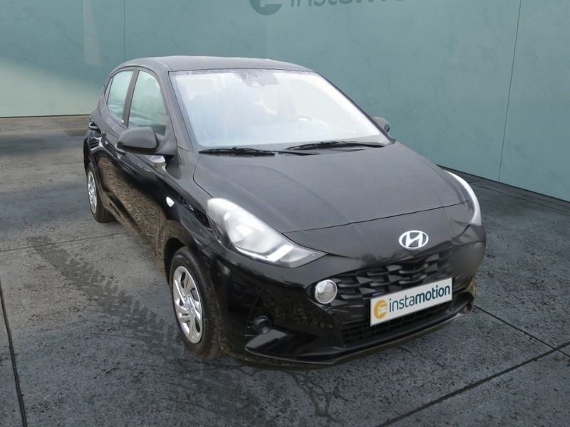 Gebraucht Hyundai i10 Select 67 PS (49 kW) 2021 Schwarz Kleinwagen