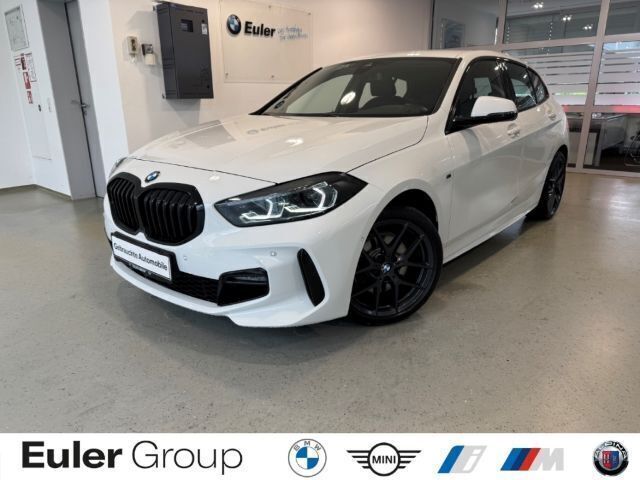 Weiss Gebraucht 2022 BMW 118 Performance Kleinwagen | 22.499 € (Fairer Preis) - Bild 1/4