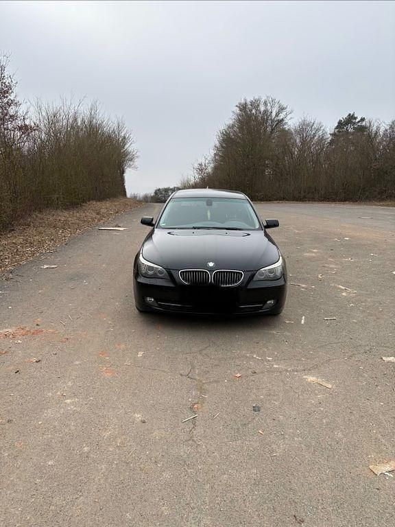 Gebraucht BMW 523 177 PS (130 kW) 2007 Schwarz Kombi