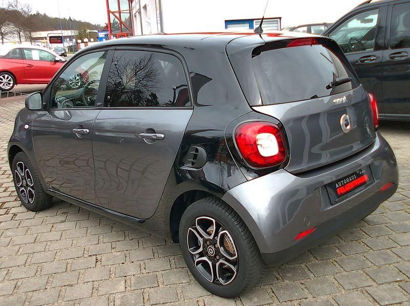Gebraucht Smart ForFour Passion 96 PS (70 kW) 2019 Grau Kleinwagen