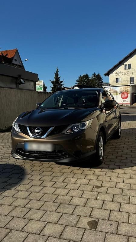 Braun Gebraucht 2017 Nissan Qashqai SUV | 10.450 € (Fairer Preis) - Bild 1/4
