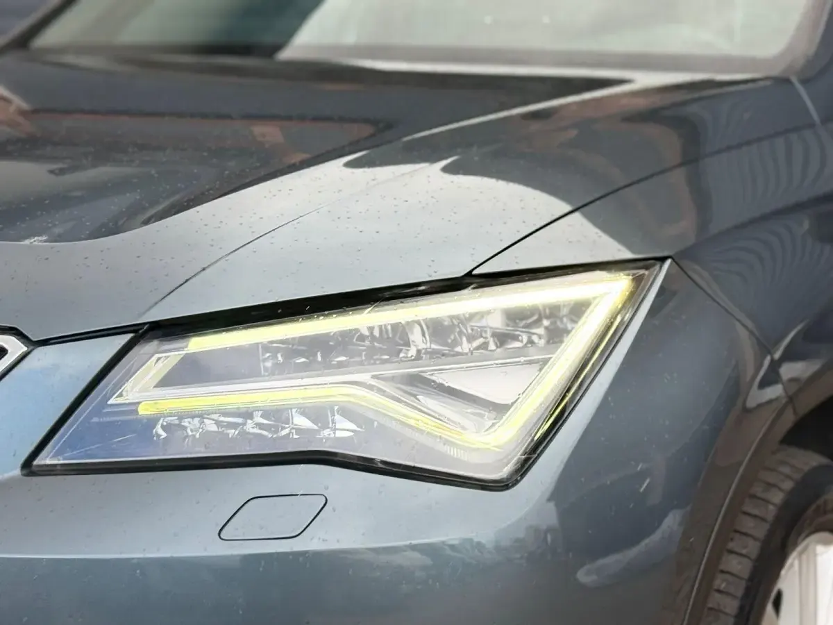 Używany Seat Ateca 4Drive 150 KM (110 kW) 2017 Szary SUV