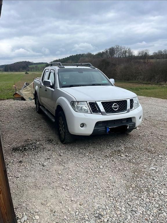 Gebraucht Nissan Navara 231 PS (169 kW) 2015 Weiß Pickup