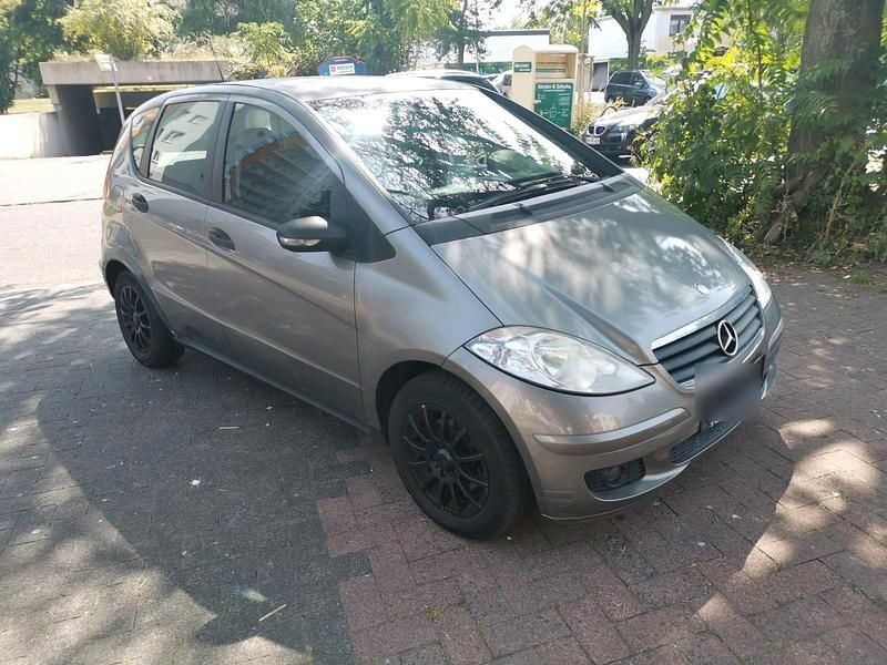 Grau Gebraucht 2008 Mercedes A180 Kleinwagen | 1.900 € (Guter Preis) - Bild 1/4
