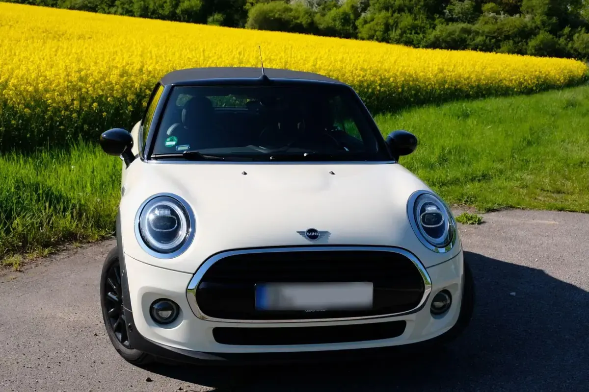 Gebraucht Mini Cooper 136 PS (100 kW) 2020 Weiß Kleinwagen