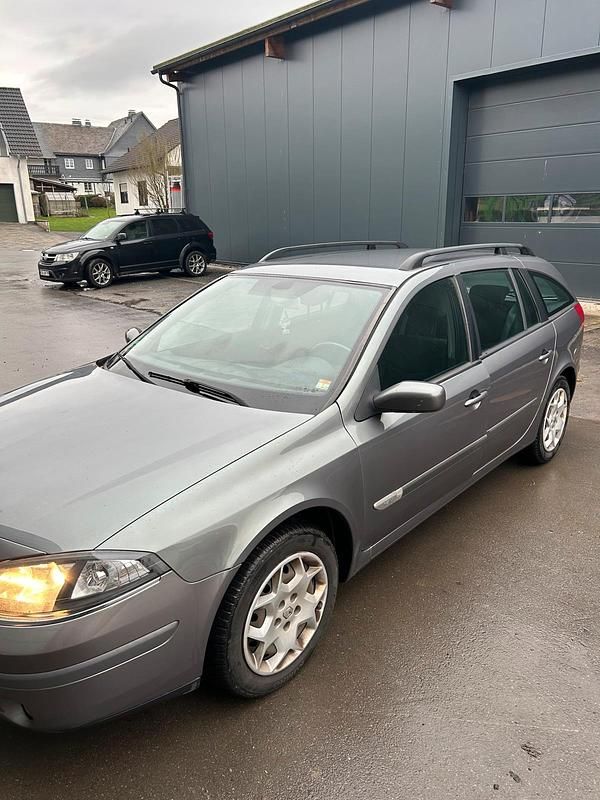 Grau Gebraucht 2006 Renault Laguna II Kombi | 1.900 € - Bild 1/4