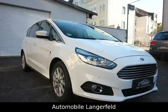 Gebraucht Ford S-MAX Titanium 230 PS (169 kW) 2017 Weiß Van / Kleinbus
