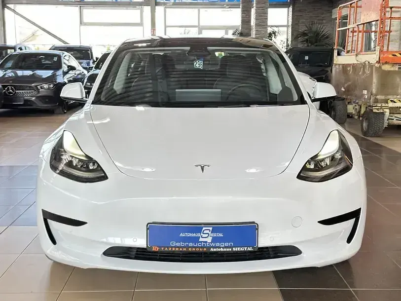 Gebraucht Tesla Model 3 RWD 239 kW (325 PS) 2022 Weiã Limousine