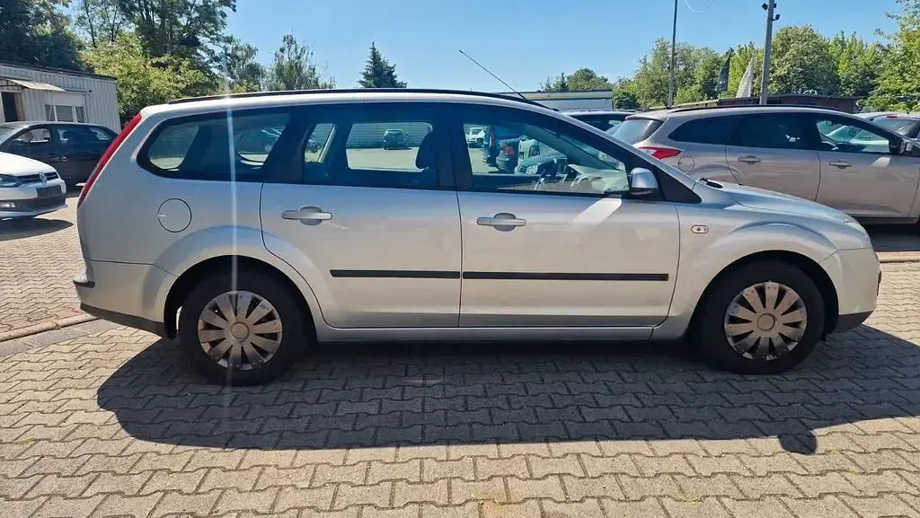 Gebraucht Ford Focus Fun X 101 PS (74 kW) 2007 Silber Limousine