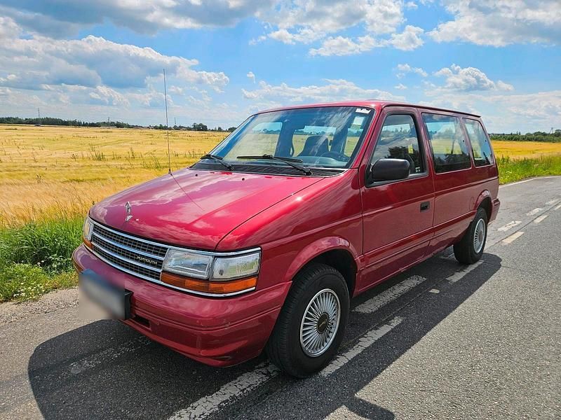 Rot Gebraucht 1994 Plymouth Voyager Van / Kleinbus | 6.500 € - Bild 1/4