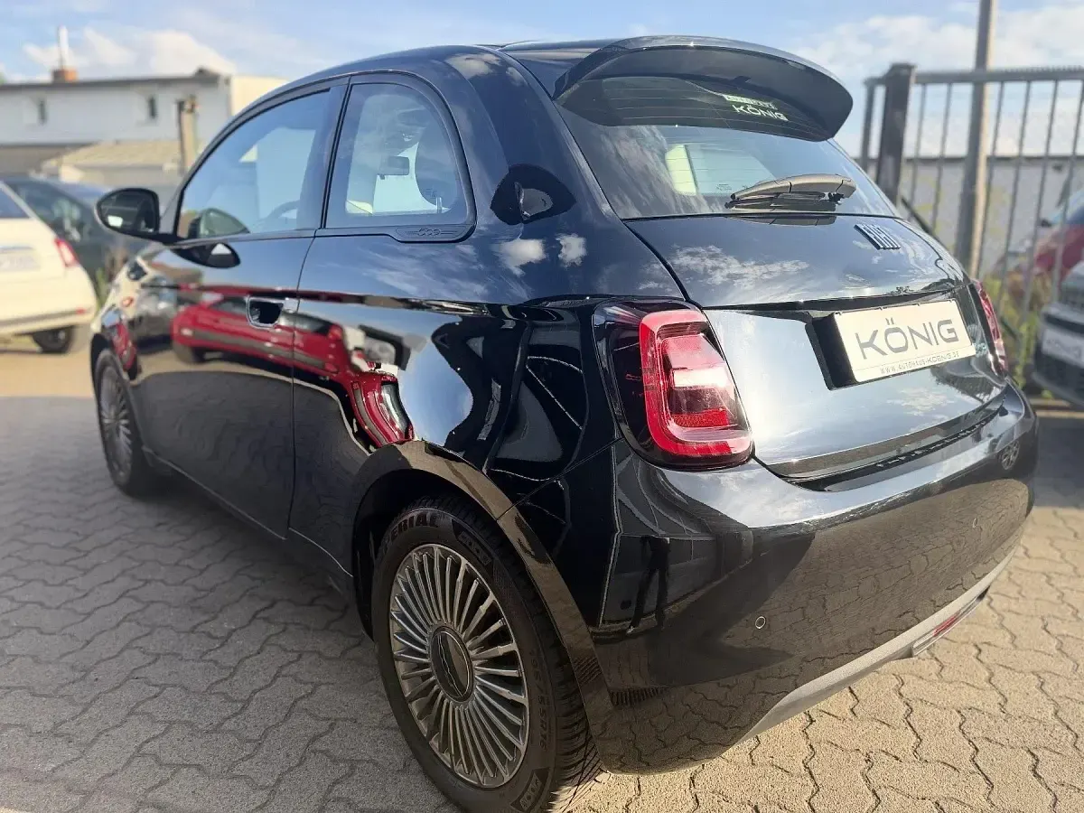 Gebraucht Fiat 500e Icon 86 kW (118 PS) 2022 Schwarz Kleinwagen