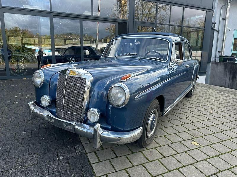 Gebraucht Mercedes 220 101 PS (74 kW) 1956 Blau Limousine