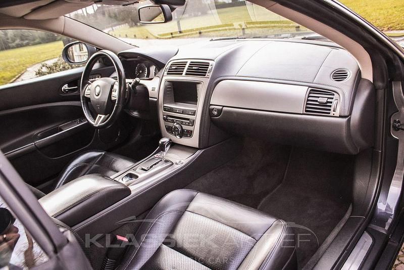 Gebraucht Jaguar XK 298 PS (219 kW) 2007 Grau Coupé