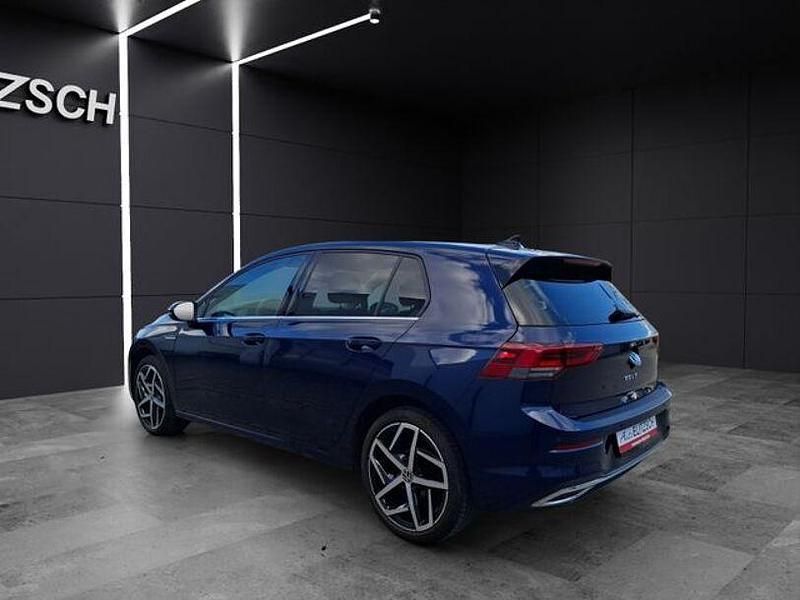 Gebraucht VW Golf VIII Style 131 PS (96 kW) 2020 Atlantic blue metallic Limousine