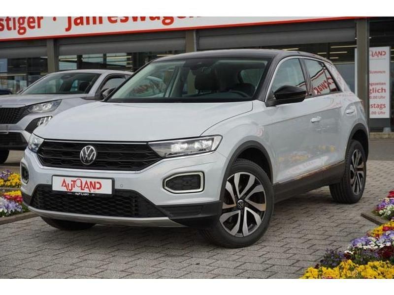 Usado VW T-Roc Active 150 HP (110 kW) 2022 Azul SUV