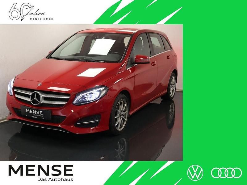 Rot Gebraucht 2017 Mercedes B250 Style Van / Kleinbus | 19.945 € (Fairer Preis) - Bild 1/4