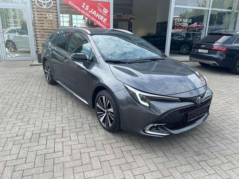 Neu Toyota Corolla 179 PS (131 kW) 2026 Grey metallic Kombi
