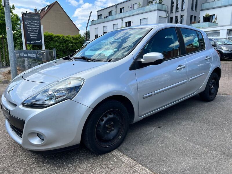 Platingrau Gebraucht 2009 Renault Clio III Dynamique Kleinwagen | 6.499 € - Bild 1/4