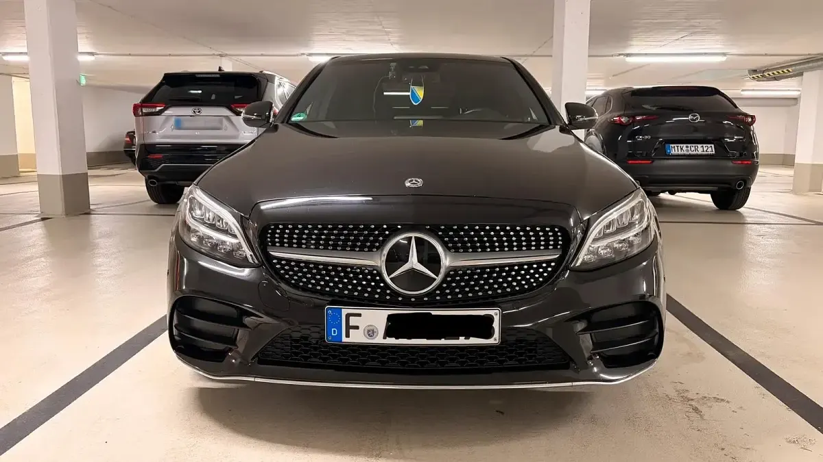 Gebraucht Mercedes C180 AMG line 156 PS (114 kW) 2020 Limousine