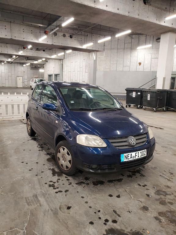 Gebraucht VW Fox 54 PS (39 kW) 2006 Blau Kleinwagen
