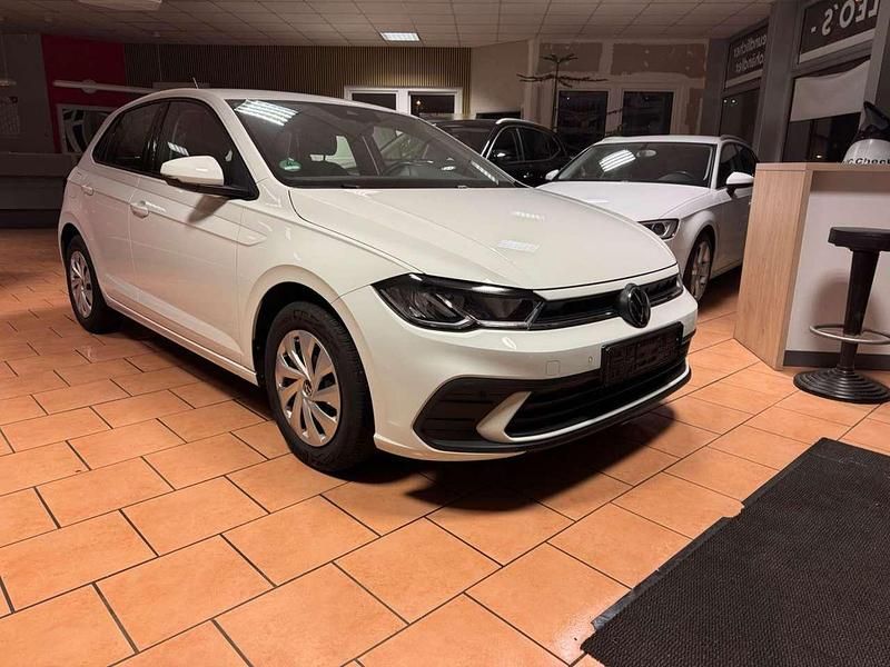 Weiß Gebraucht 2022 VW Polo Life Kleinwagen | 15.900 € (Fairer Preis) - Bild 1/4