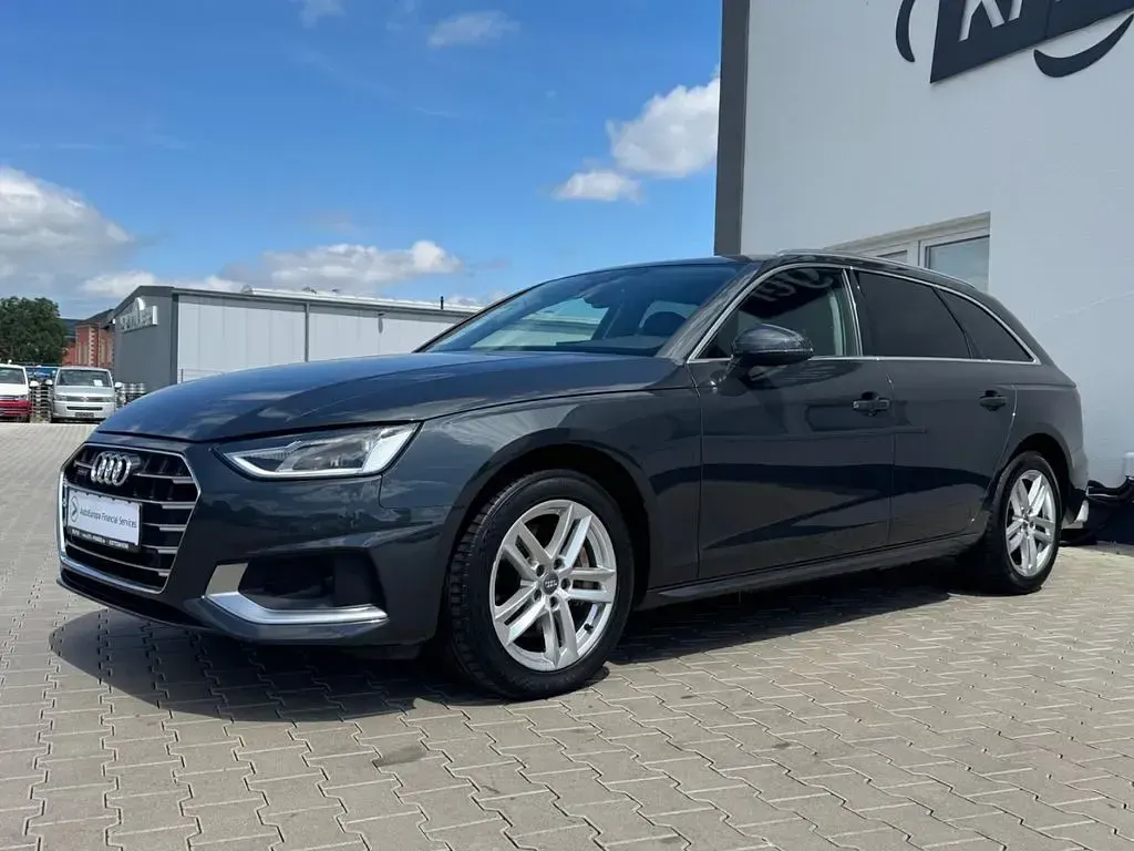 Gebraucht Audi A4 Advanced 190 PS (139 kW) 2019 Grau Kombi