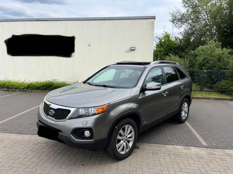 Grau Gebraucht 2010 Kia Sorento SUV | 5.890 € (Guter Preis) - Bild 1/4